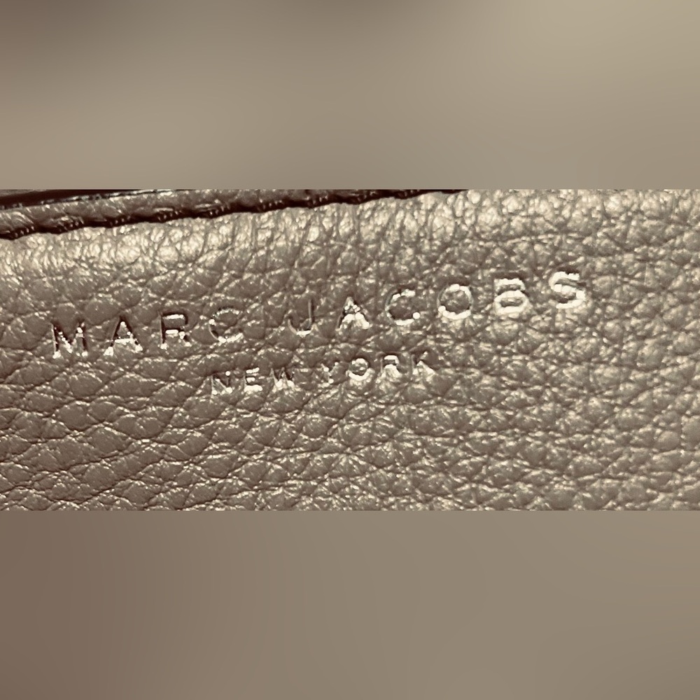Marc Jacobs Textured Leather Accessory - Picture 2 of 10